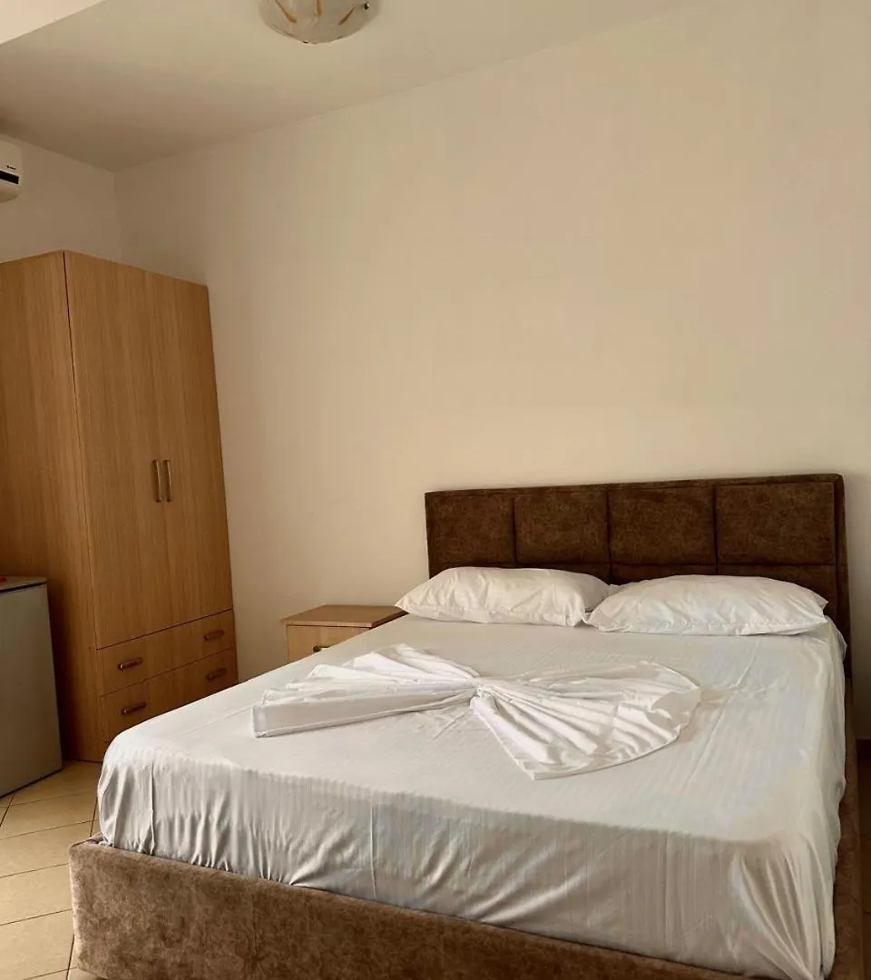 Vila Mare Shëngjin